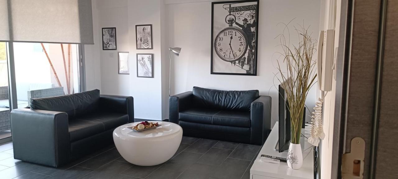 Dezo Luxury Town Apartment لارنكا المظهر الخارجي الصورة