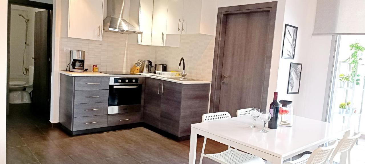 Dezo Luxury Town Apartment لارنكا المظهر الخارجي الصورة