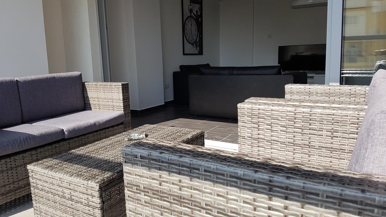 Dezo Luxury Town Apartment لارنكا المظهر الخارجي الصورة