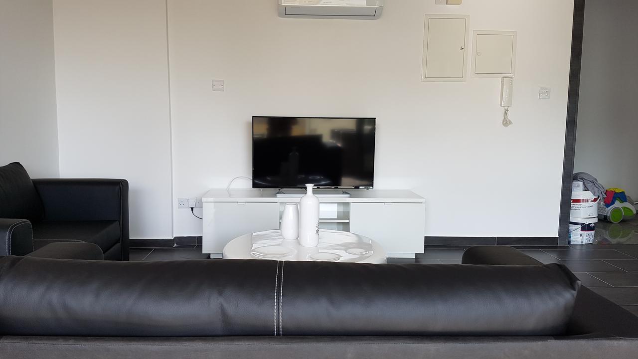 Dezo Luxury Town Apartment لارنكا المظهر الخارجي الصورة