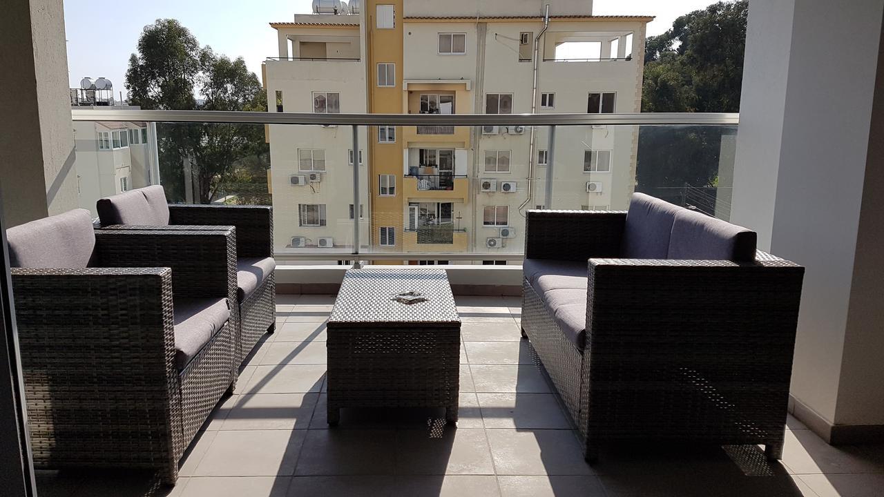 Dezo Luxury Town Apartment لارنكا المظهر الخارجي الصورة