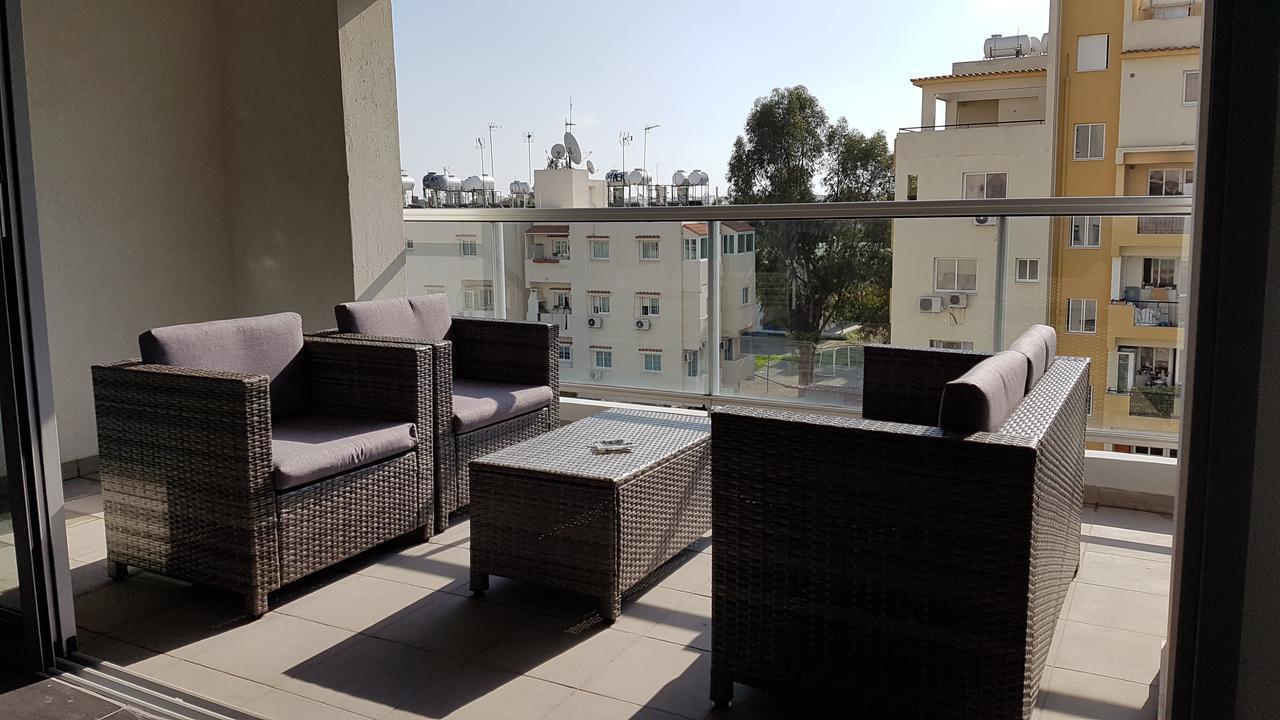 Dezo Luxury Town Apartment لارنكا المظهر الخارجي الصورة