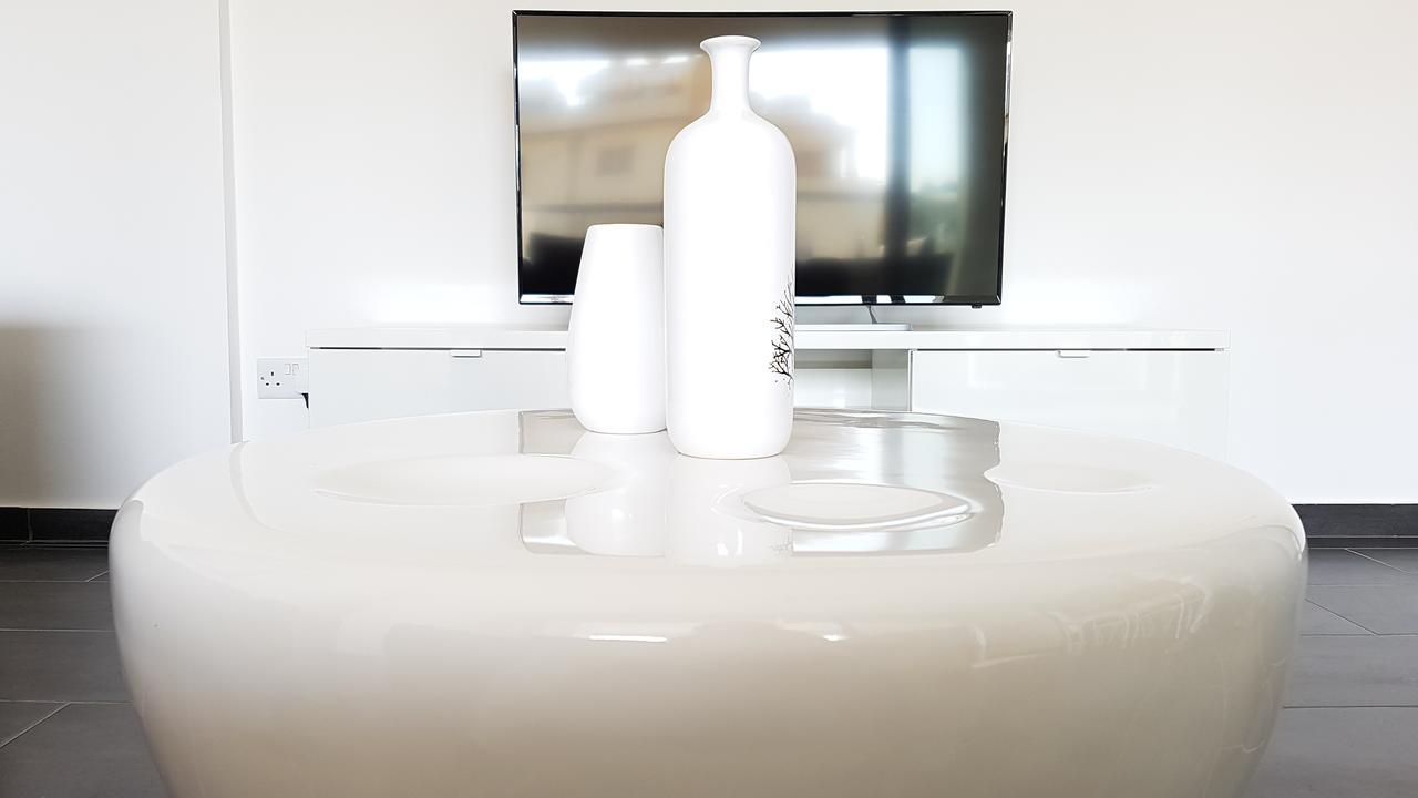 Dezo Luxury Town Apartment لارنكا المظهر الخارجي الصورة