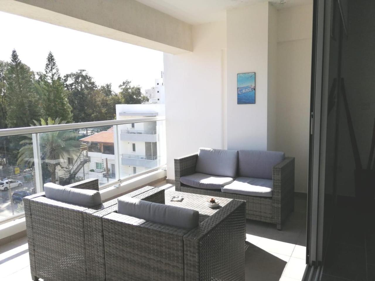 Dezo Luxury Town Apartment لارنكا المظهر الخارجي الصورة