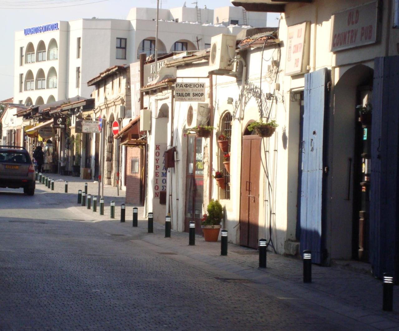 Dezo Luxury Town Apartment لارنكا المظهر الخارجي الصورة